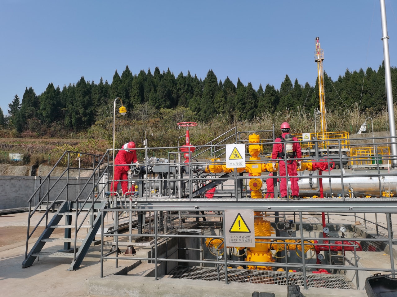 攒劲提气！川中油气矿蓬莱018-H1井成功投产